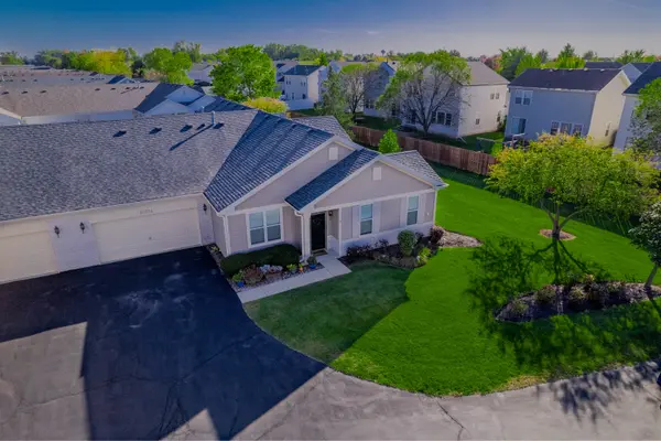 16334 Crescent Lake DR, Crest Hill, IL 60403