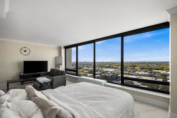 5445 N Sheridan RD #2109, Chicago, IL 60640