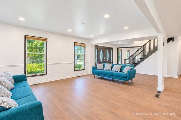 7 Willow Bay DR, South Barrington, IL 60010