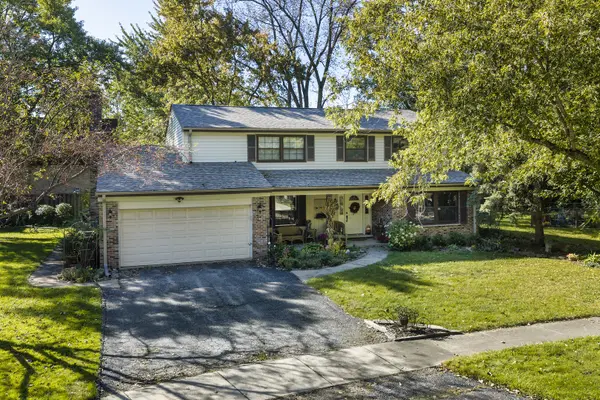 995 Hunter CT, Deerfield, IL 60015