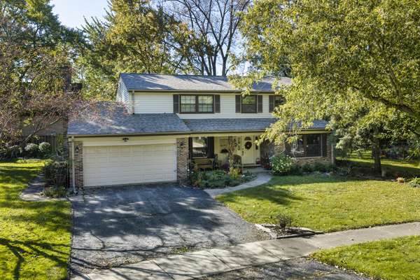 995 Hunter CT, Deerfield, IL 60015