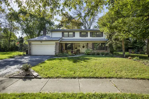 995 Hunter CT, Deerfield, IL 60015