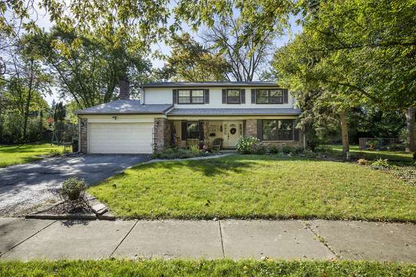 995 Hunter CT, Deerfield, IL 60015