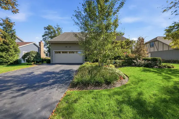 8361 Clynderven RD, Burr Ridge, IL 60527