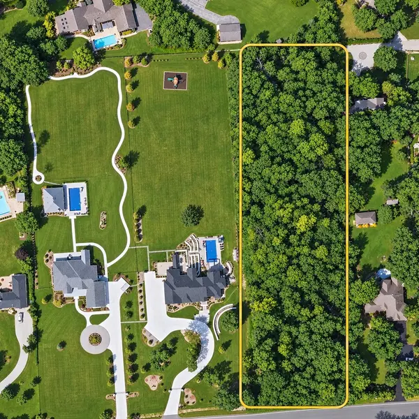 12424 S Wolf RD, Palos Park, IL 60464