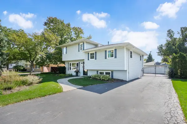 217 Holly AVE, Darien, IL 60561