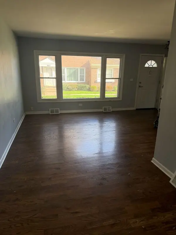 442 Congress CT #9, Wood Dale, IL 60191