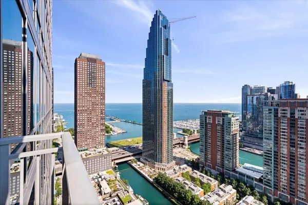 505 N McClurg CT #3704, Chicago, IL 60611