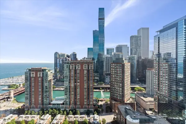 505 N McClurg CT #3704, Chicago, IL 60611