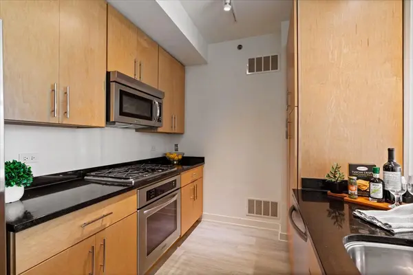 505 N McClurg CT #3704, Chicago, IL 60611