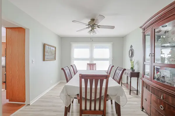 52 Darlington DR, Hawthorn Woods, IL 60047