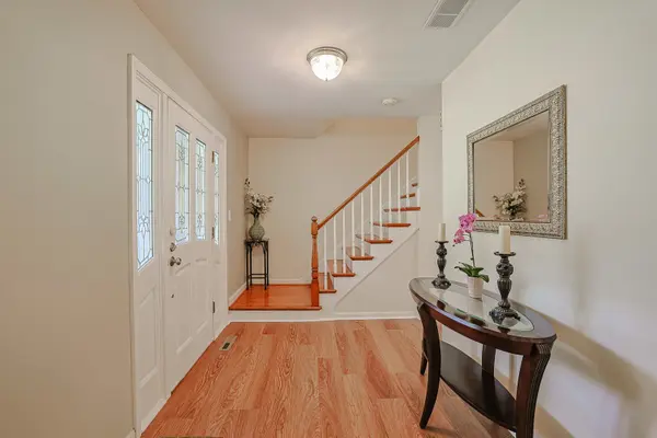 52 Darlington DR, Hawthorn Woods, IL 60047