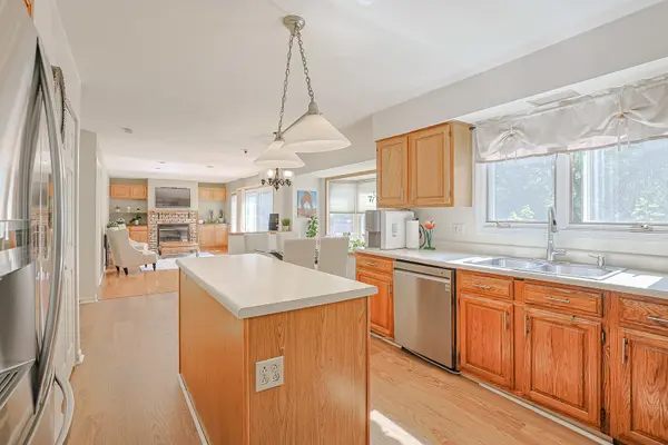 52 Darlington DR, Hawthorn Woods, IL 60047