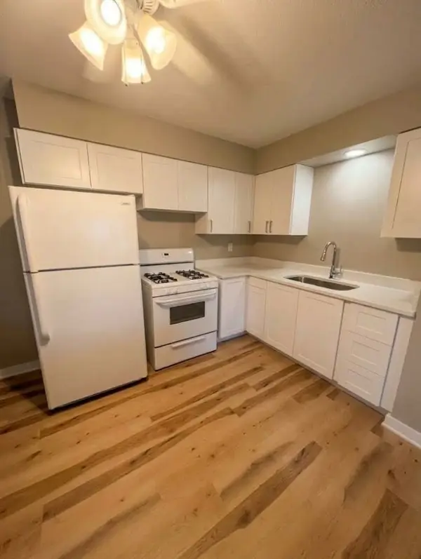 4337 Prescott AVE #2C, Lyons, IL 60534