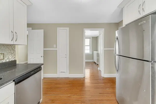 4824 W Byron ST #2, Chicago, IL 60641