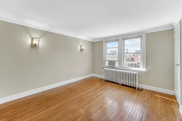 4824 W Byron ST #2, Chicago, IL 60641