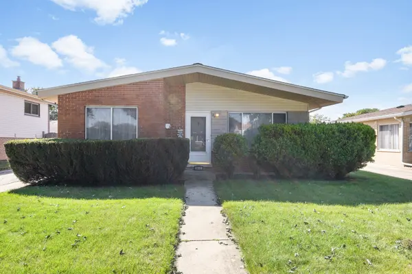 8441 W Madison DR, Niles, IL 60714
