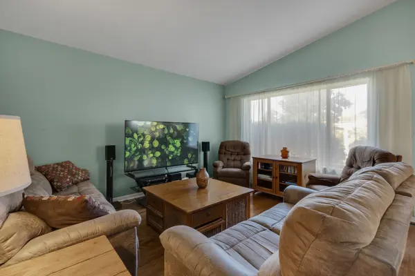 8441 W Madison DR, Niles, IL 60714