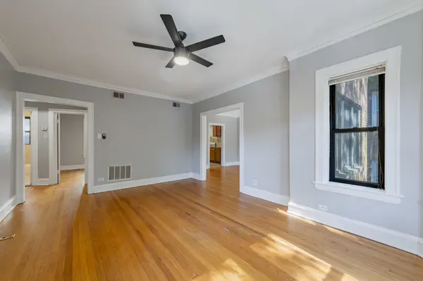 2054 W Arthur AVE #2E, Chicago, IL 60645
