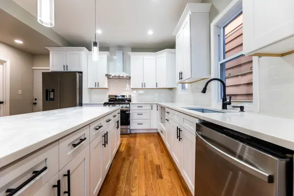 4924 W Congress Pkwy, Chicago, IL 60644