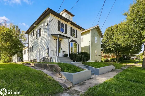 519 Maple ST, Burlington, IA 52601