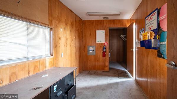 1130 State AVE NW, Owatonna, MN 55060