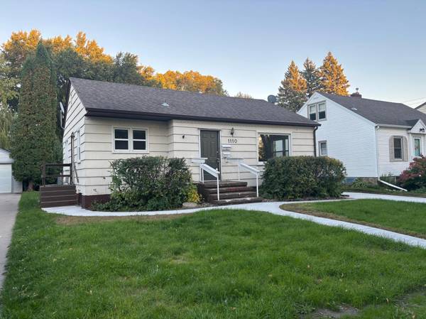 1110 12th ST S, Moorhead, MN 56560