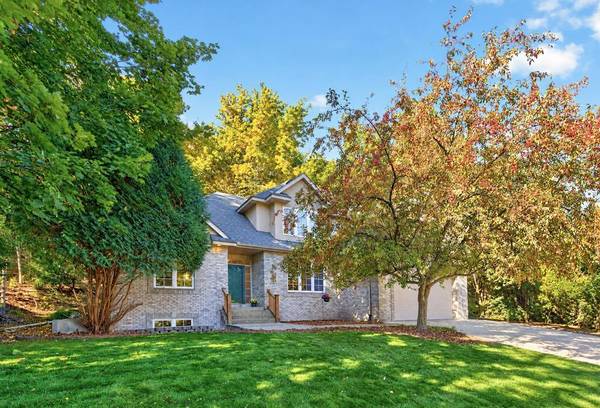 2042 Baihly Estates LN SW, Rochester, MN 55902