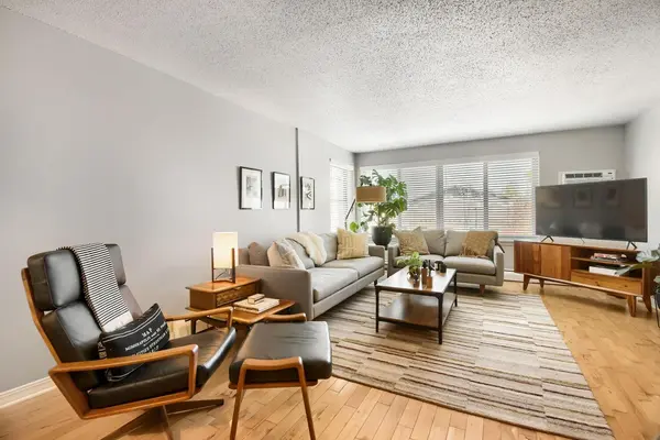 2727 W 43rd ST #412, Minneapolis, MN 55410