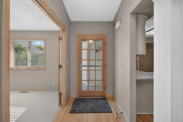 525 Sterling ST S, Maplewood, MN 55119