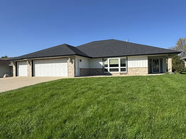 541 Southport DR, Fairmont, MN 56031