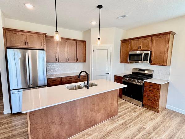 290 Emmy LN, Hanover, MN 55341