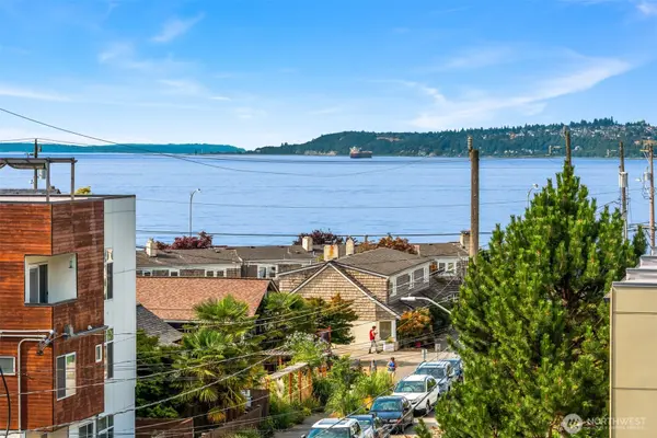 2454 55th AVE SW #A, Seattle, WA 98116
