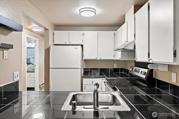17435 119 LN SE #D31, Renton, WA 98058