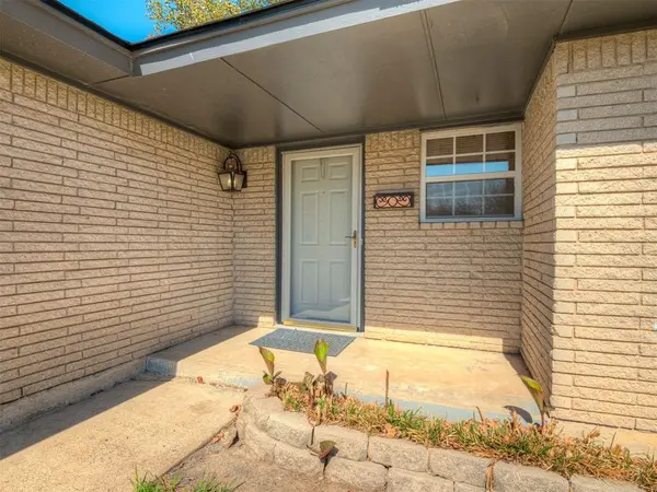 1037 SW 1st ST, Moore, OK 73160