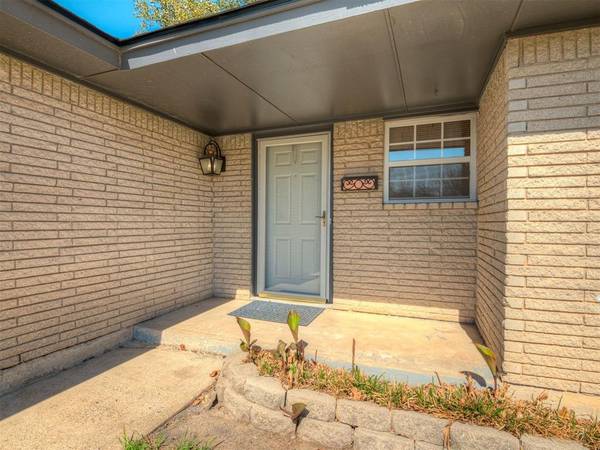 1037 SW 1st ST, Moore, OK 73160