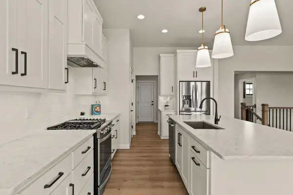 4265 N DEER VALLEY CT, Appleton, WI 54913