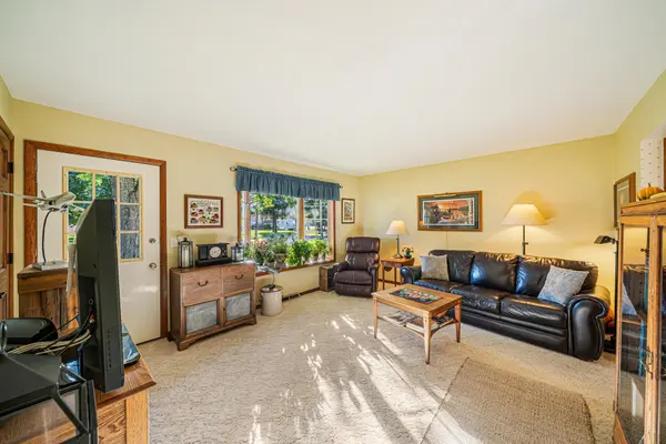 1335 CLAIRVILLE RD, Oshkosh, WI 54904