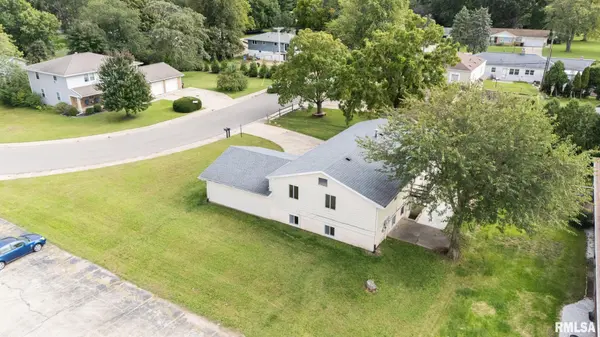 12119 N WOODCREST DR #B, Dunlap, IL 61525-9999