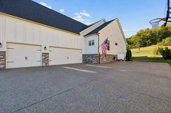 7008 Fiddlers Glen Dr, Arrington, TN 37014