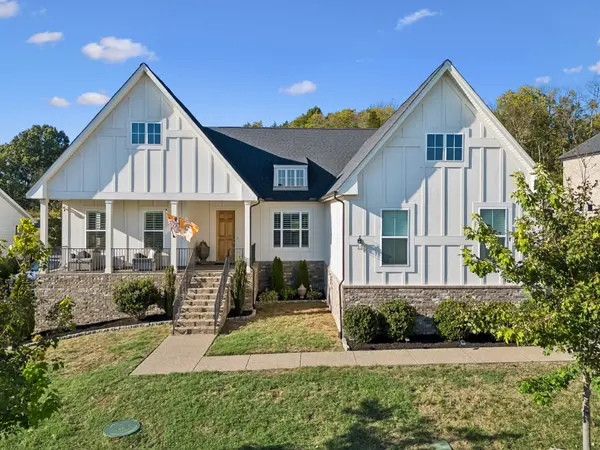 7008 Fiddlers Glen Dr, Arrington, TN 37014