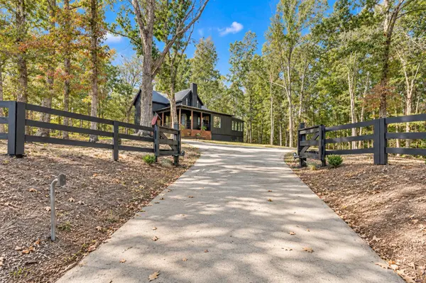 7505 Highway 100, Bon Aqua, TN 37025