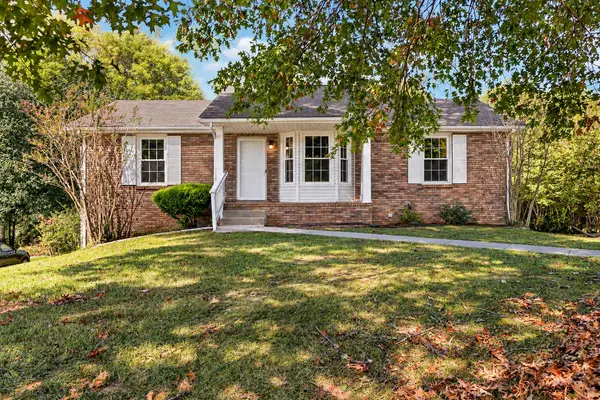 740 Acorn Dr, Clarksville, TN 37043