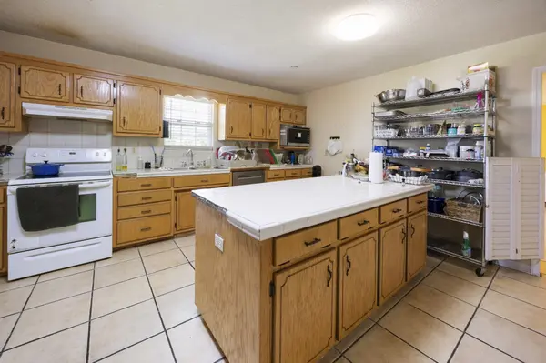 328 Cumberland St #W, Cowan, TN 37318