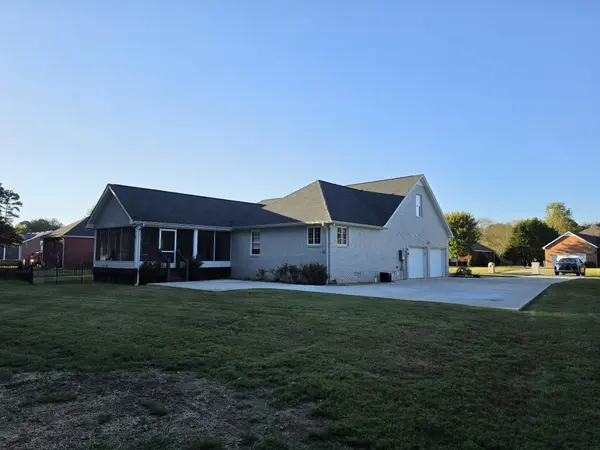 378 Crimson Dr, Winchester, TN 37398