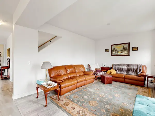 60 Season CRES, Wasaga Beach, ON L9Z 0M4