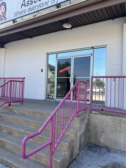500 W Battlefield RD, Springfield, MO 65807