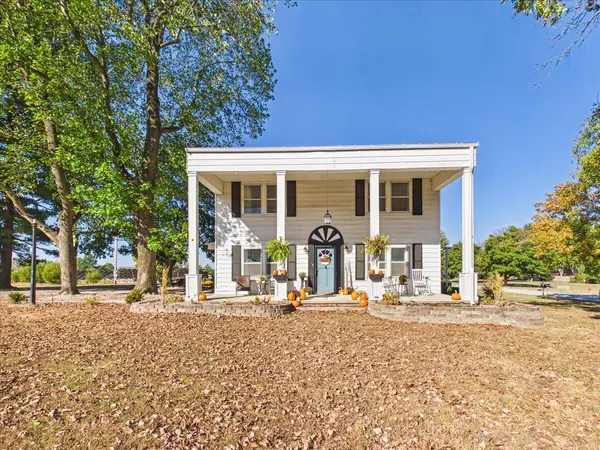 1115 S Locust ST, Buffalo, MO 65622