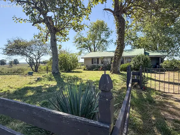 7436 Zion RD, Melbourne, AR 72556