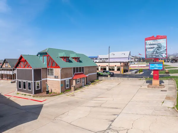 3500-3502 W 76 Country BLVD, Branson, MO 65616